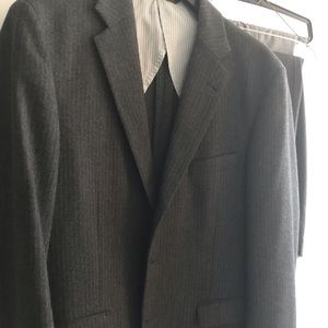 BrooksBrothers Milano Suit 44R, 36W